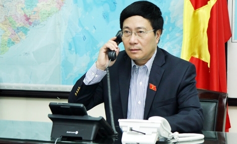 Außenminister Pham Binh Minh führt Telefongespräch mit US-Amtskollegen John Kerry